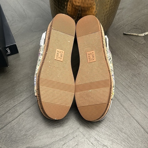 Naturalizer Kirstin Satin Pearl Floral - Picture 3 of 8